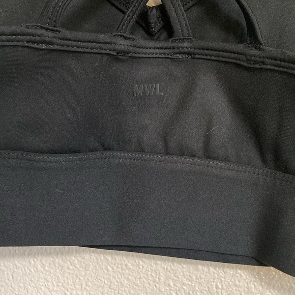 Madewell Flex Strappy Sports Bra in True Black (Size M) - Picture 9 of 9